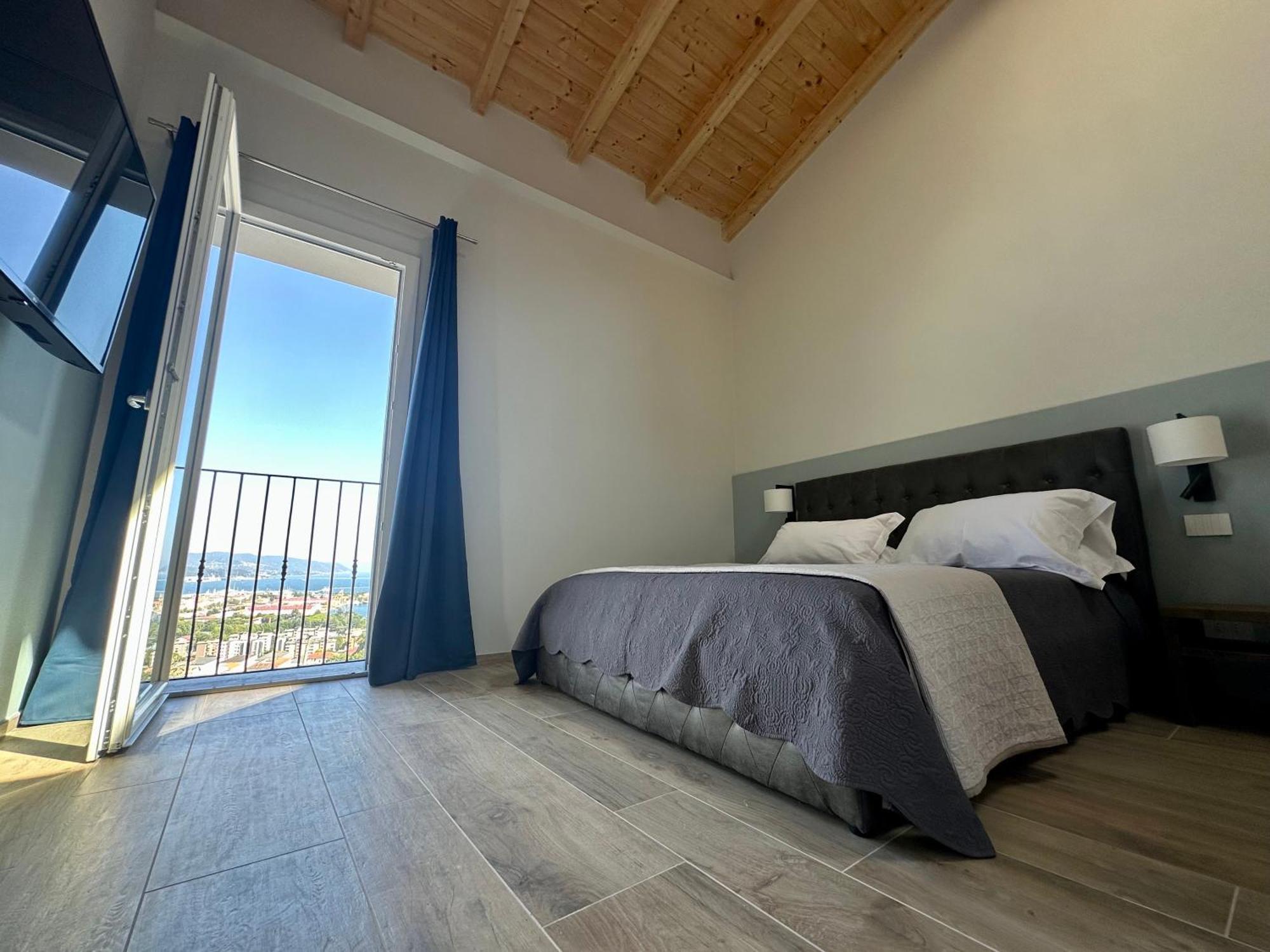 88 Miglia Bed & Breakfast La Spezia Bagian luar foto