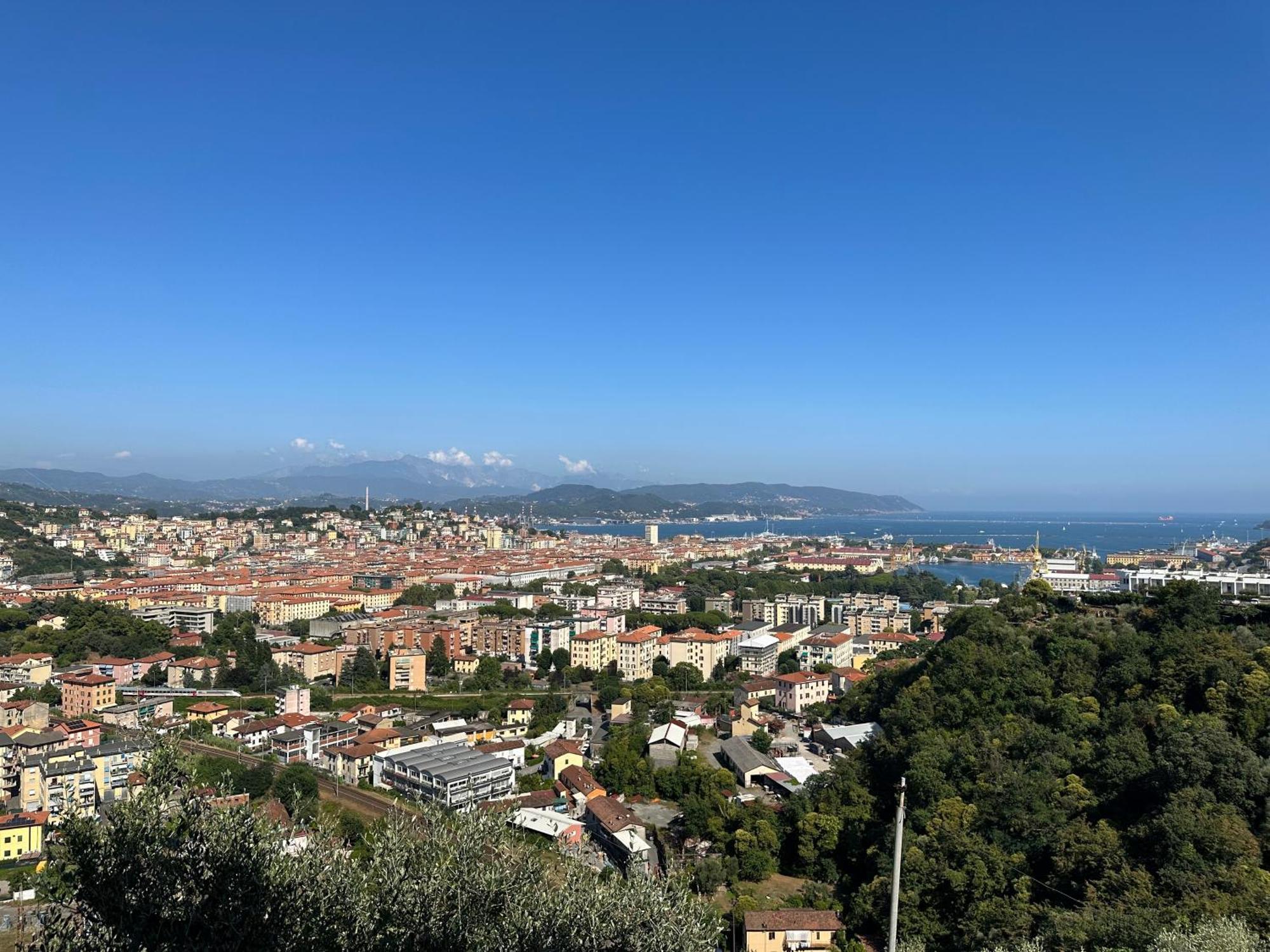 88 Miglia Bed & Breakfast La Spezia Bagian luar foto