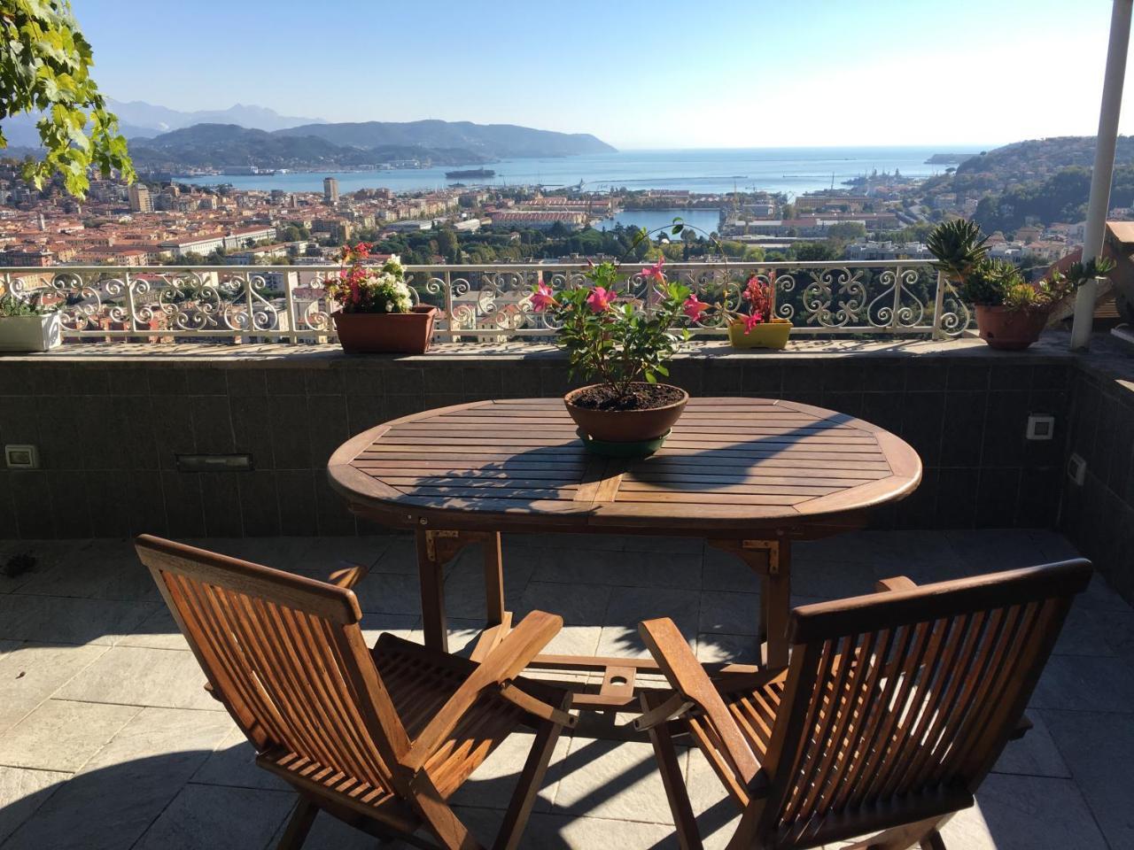 88 Miglia Bed & Breakfast La Spezia Bagian luar foto